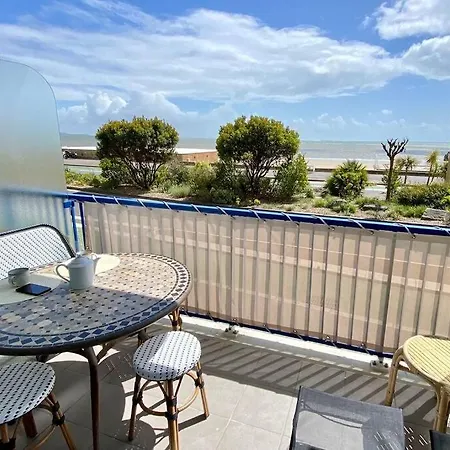 La De Léontine Appartement *