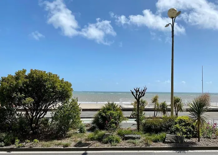 Apartment La De Leontine *