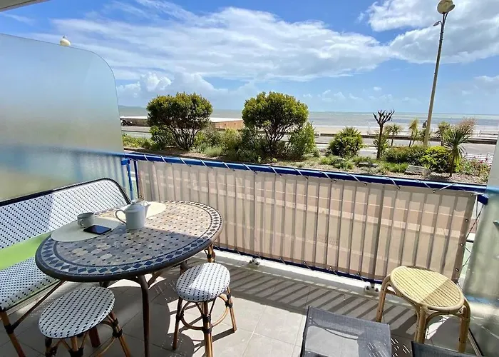 La De Leontine Apartment *